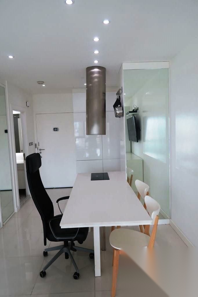 1 Bedroom Condo for sale at Sathorn Gardens — photo 4