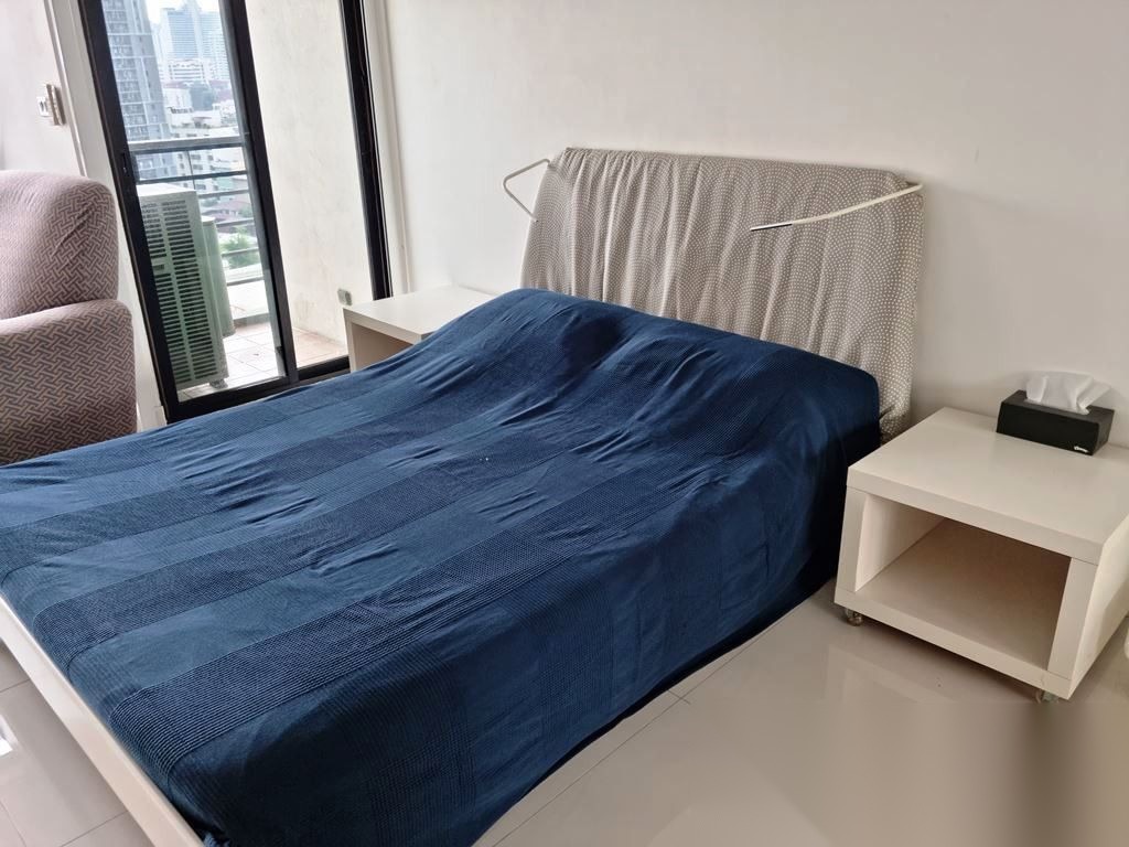 1 Bedroom Condo for sale at Sathorn Gardens — photo 5