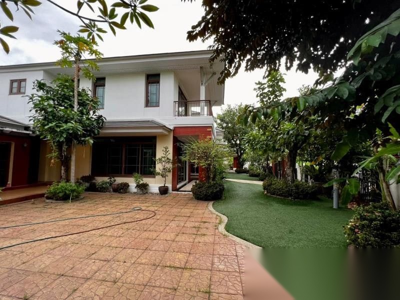 5 Bedroom House for sale at Narasiri Pattanakarn-Srinakarin — photo 2