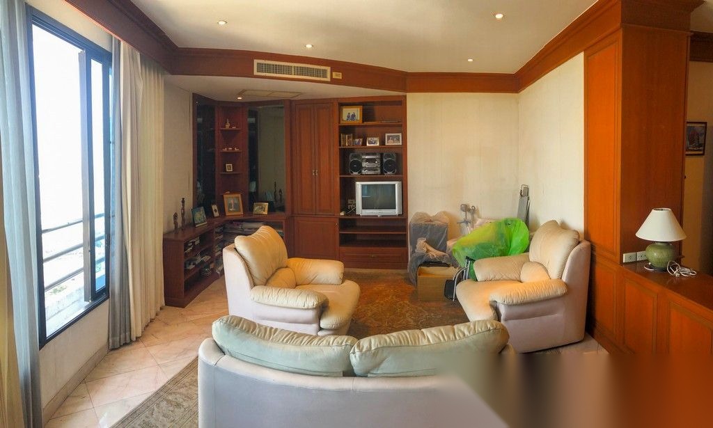 2 Bedroom Condo for sale at Royal River Place — photo 4