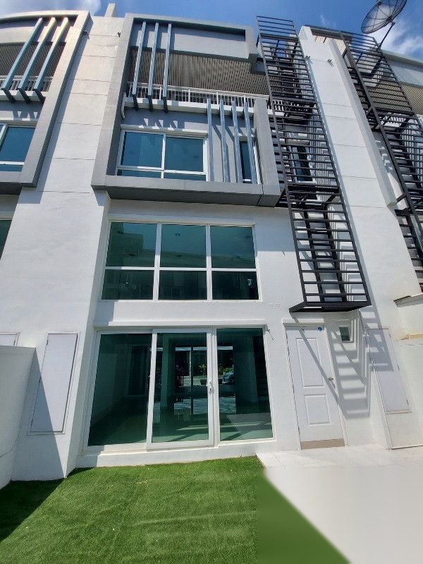 3 Bedroom Townhouse for sale at SPACE Ladprao - Mengjai — photo 4
