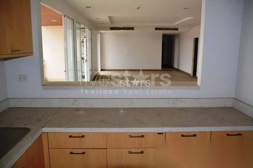 4 Bedroom Condo for sale at The Rise Sukhumvit 39 — photo 5
