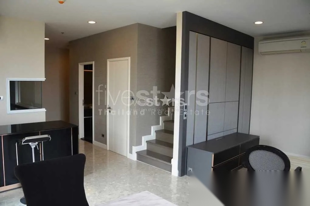 2 Bedroom Condo for sale at The Crest Sukhumvit 34 — photo 3