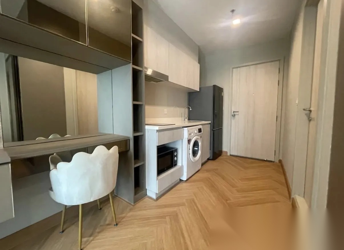 Studio Condo for sale at Life One Wireless — photo 2