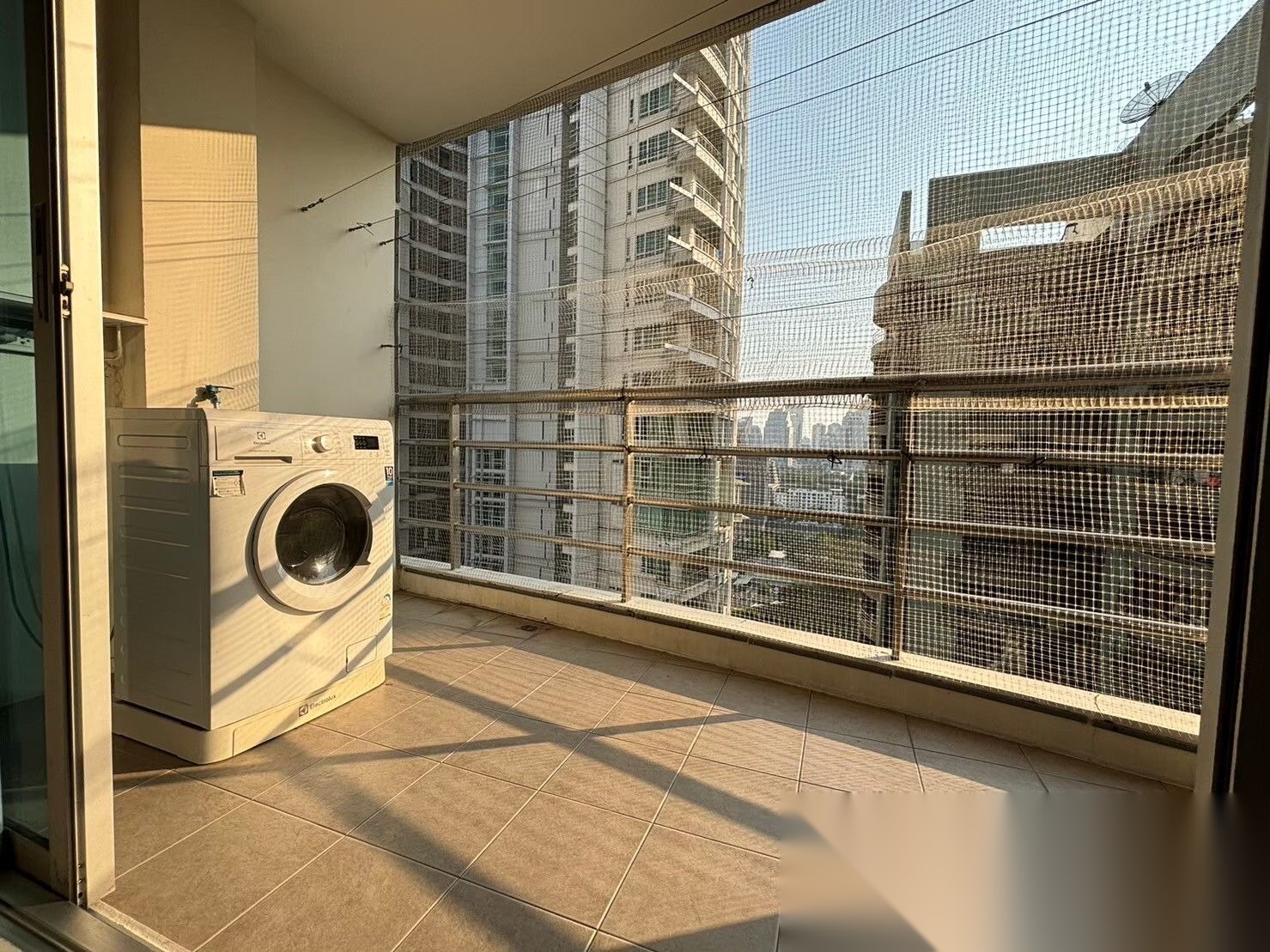 1 Bedroom Condo for sale at The Rajdamri [Leasehold] — photo 3