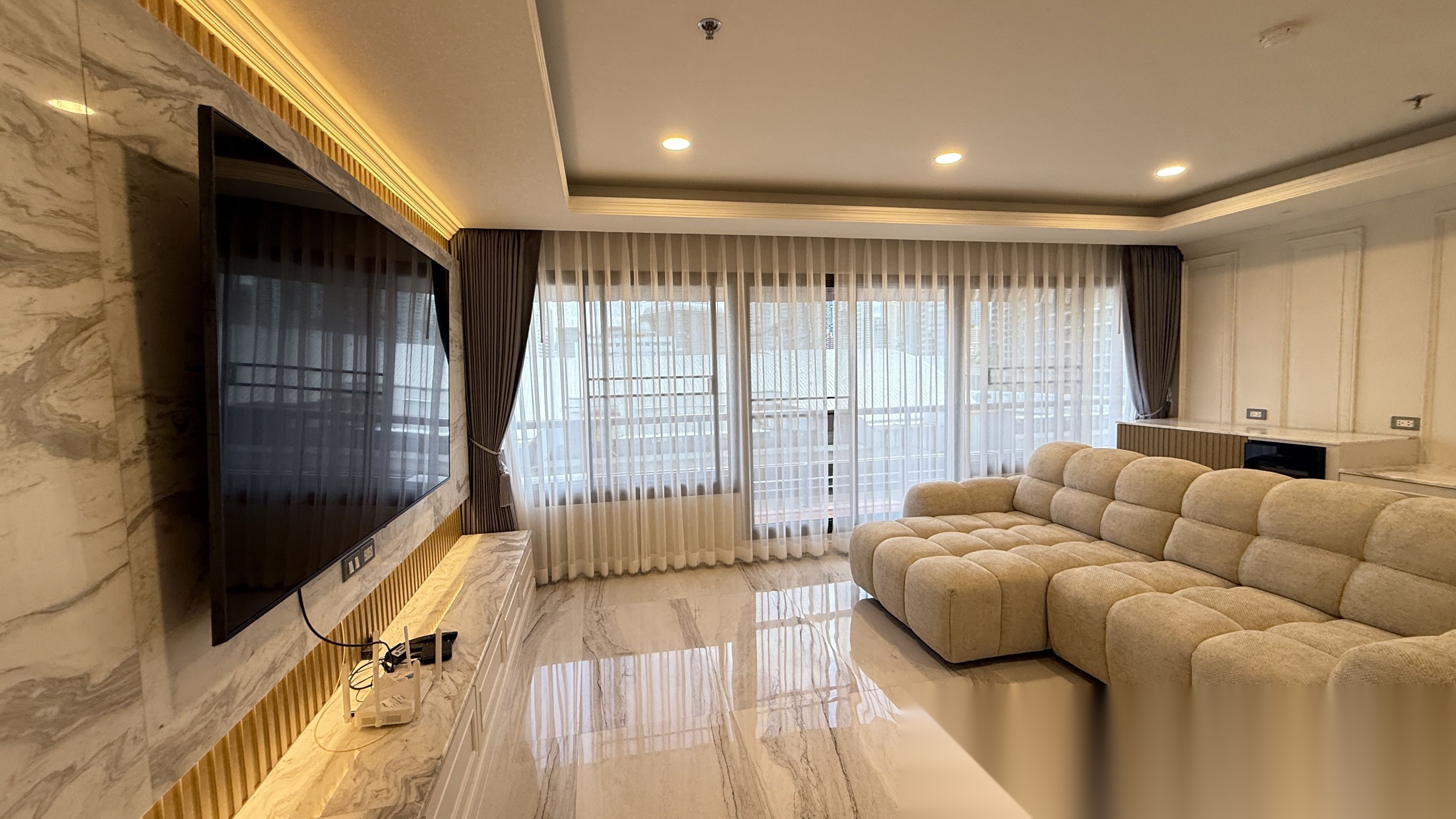 2 Bedroom Condo for sale at Baan Ploenchit — photo 1