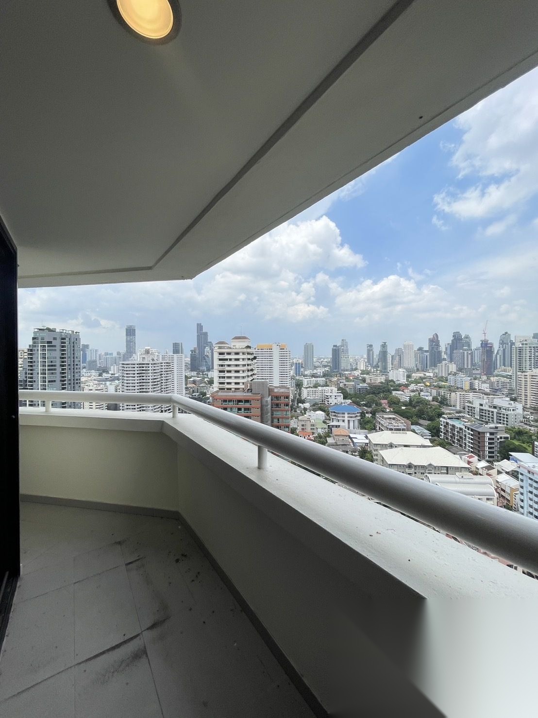 2 Bedroom Condo for sale at Baan Suanpetch — photo 2