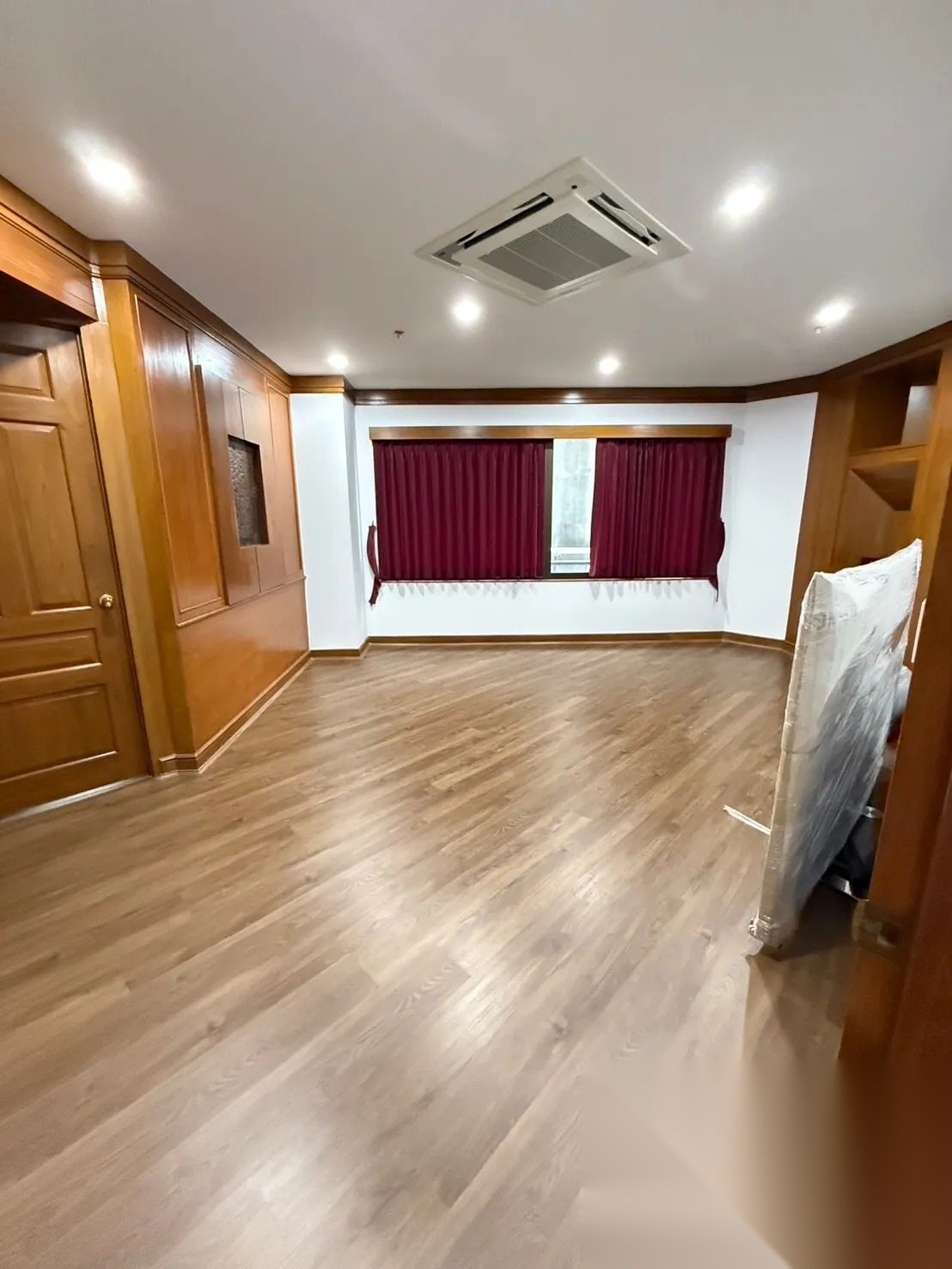 2 Bedroom Condo for sale at Moon Tower — photo 4