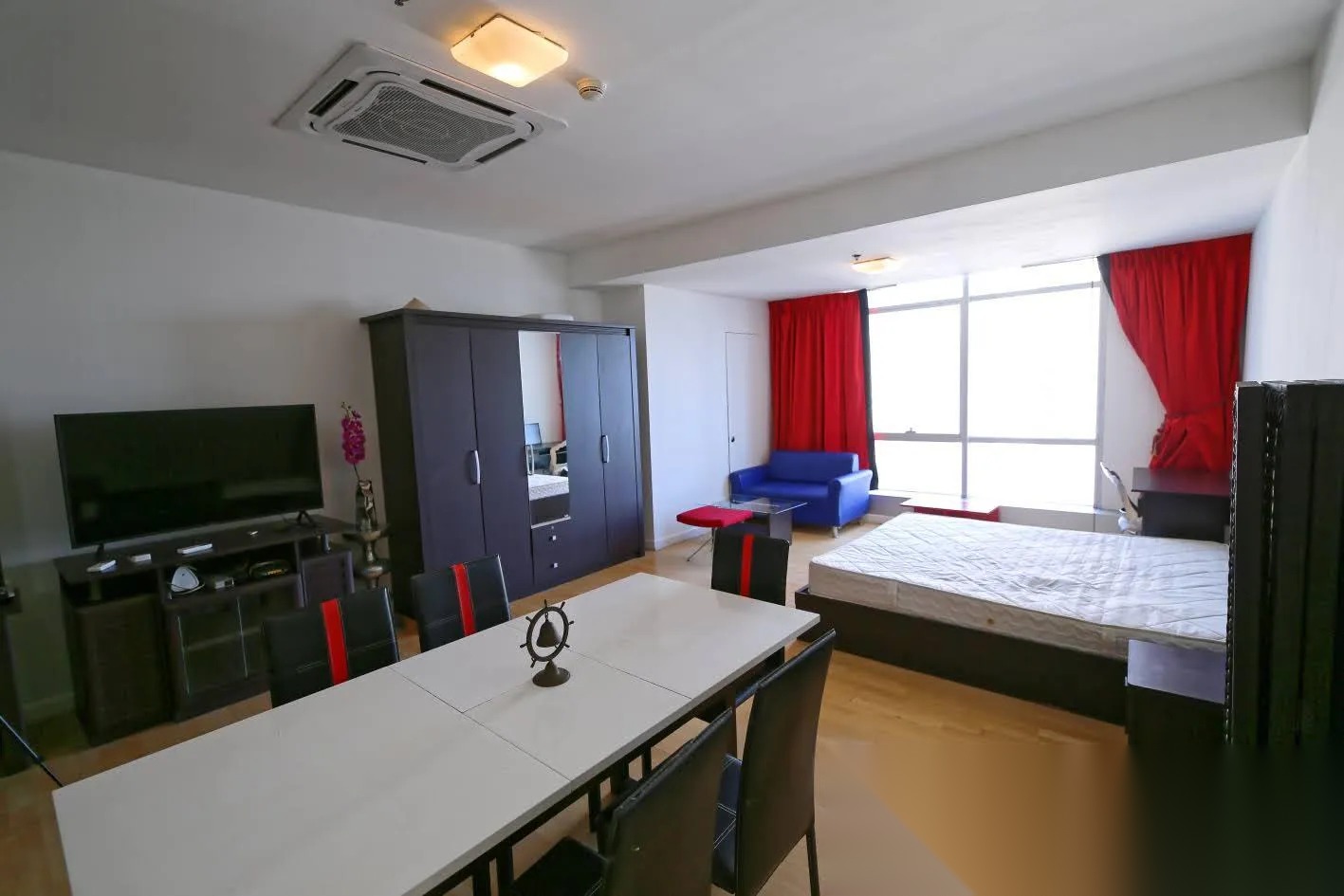 Studio Condo for sale at Baan Sathorn Chaophraya — photo 3