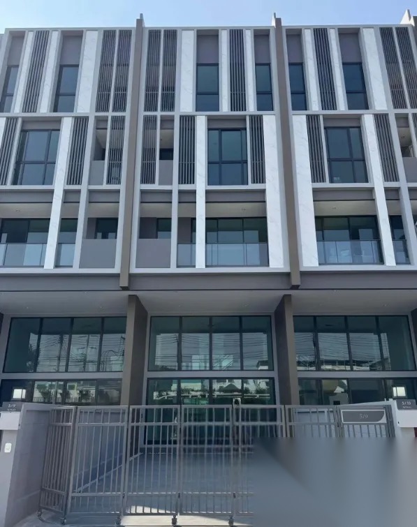 6 Bedroom House for sale at Supalai Grand Essence @Tha Phra Interchange — photo 1