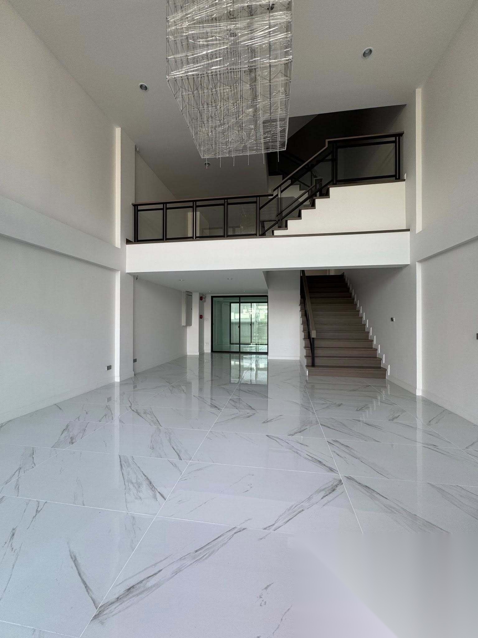 6 Bedroom House for sale at Supalai Grand Essence @Tha Phra Interchange — photo 2