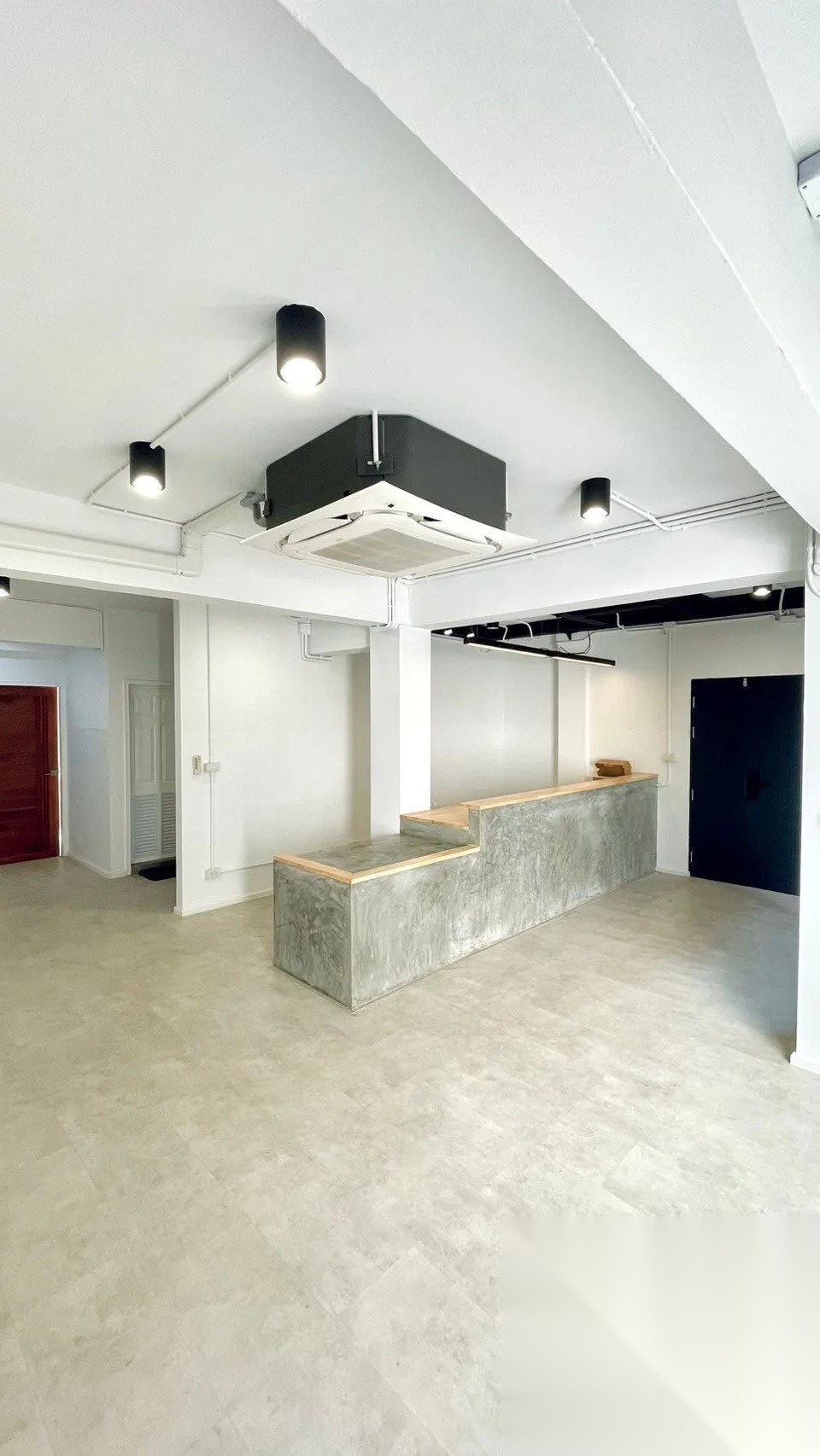 Newly Renovated 4 Storey Home Office in Sukhumvit 101 — photo 5
