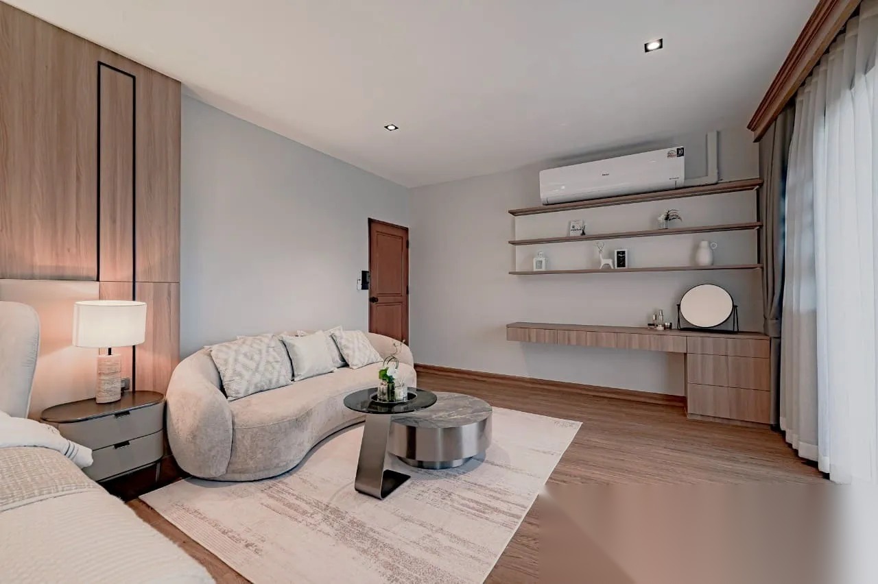 House New Renovate for Sale and Rent — photo 2