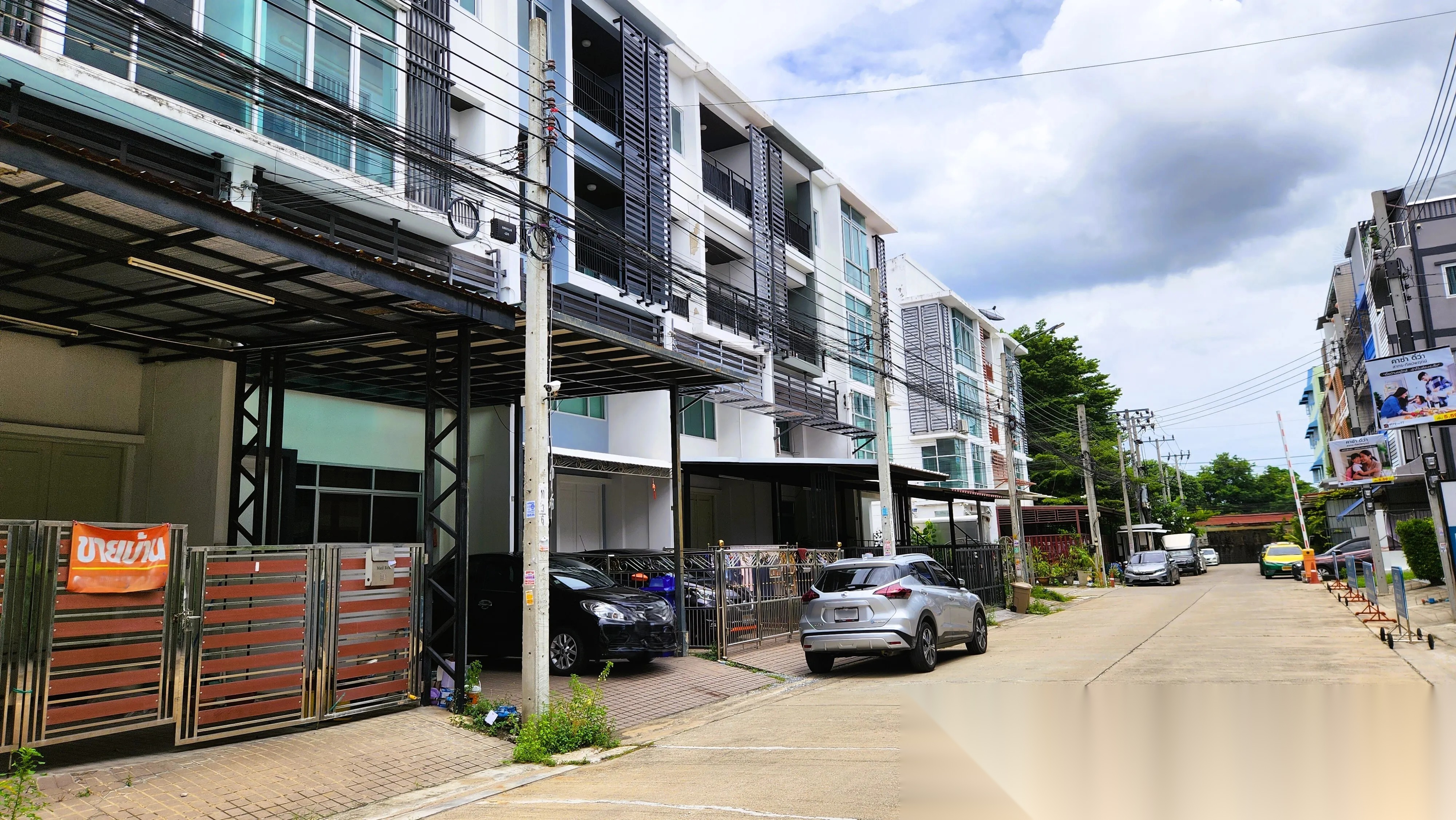 4 Bedroom Townhouse for sale at Kasa Deva Sathon - Kanlapaphruek — photo 3