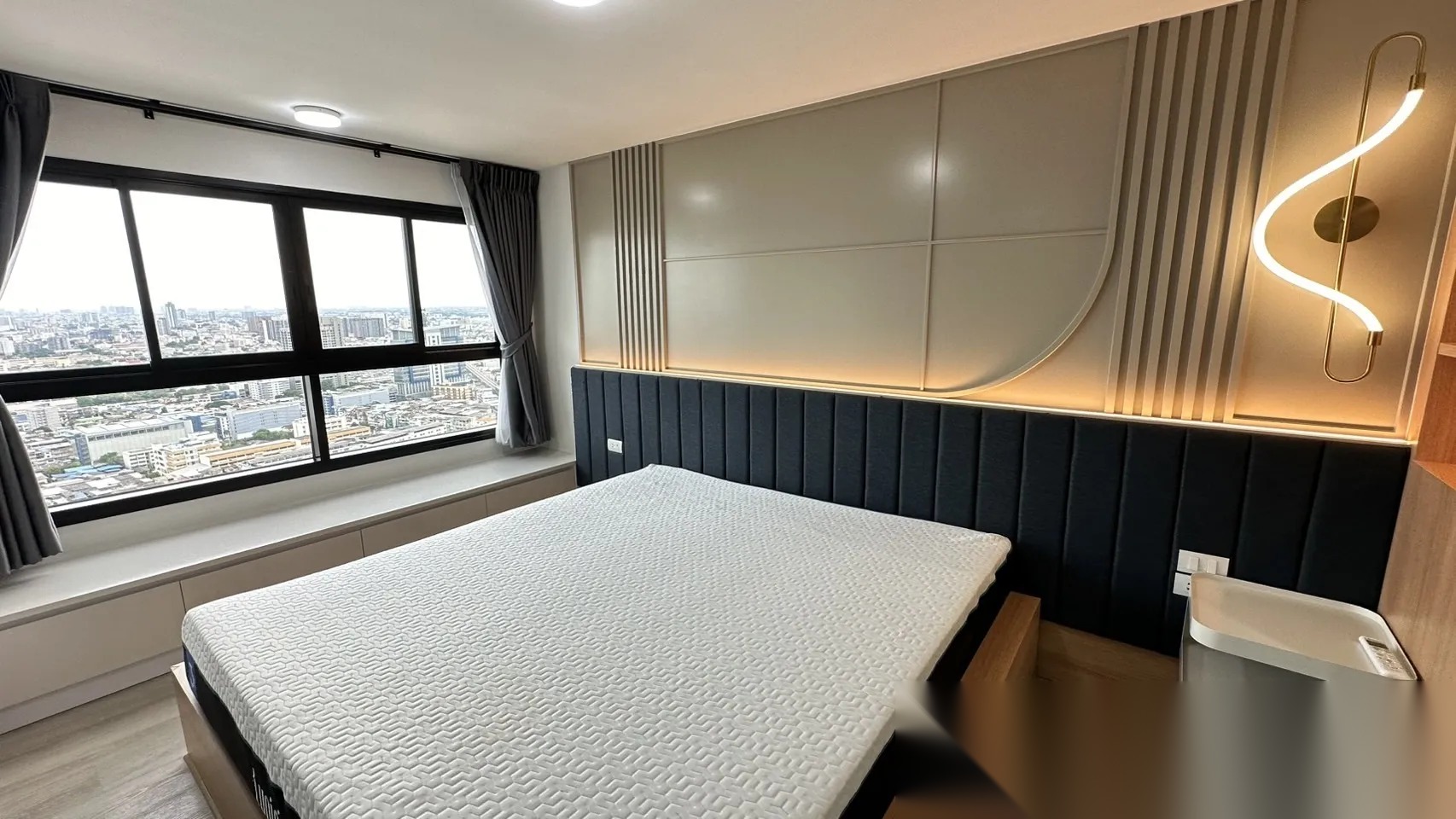 1 Bedroom Condo for sale at Ideo Charan 70 - Riverview — photo 3