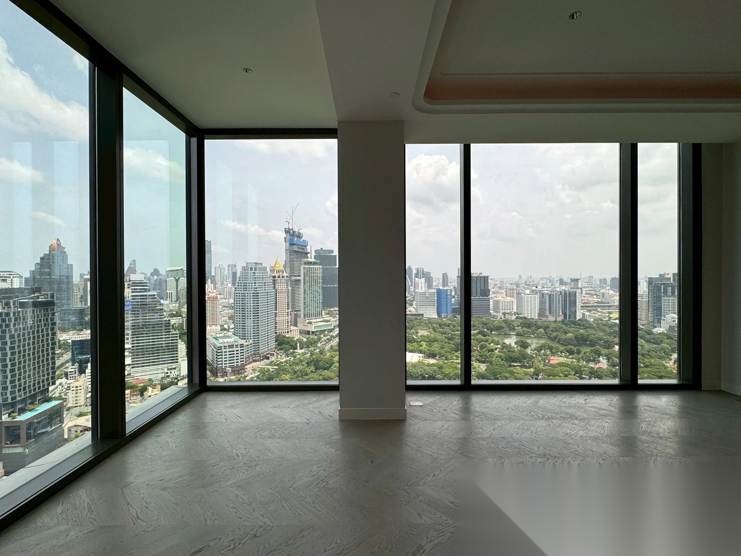 3 Bedroom Condo for sale at One89 Wireless — photo 1
