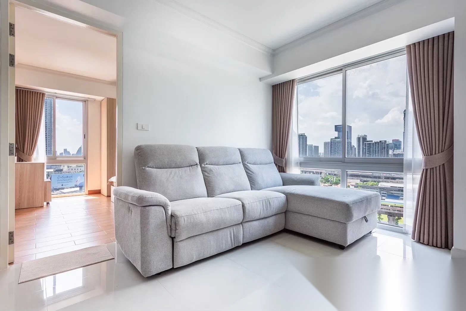 1 Bedroom Condo for sale at My Resort Bangkok — photo 4