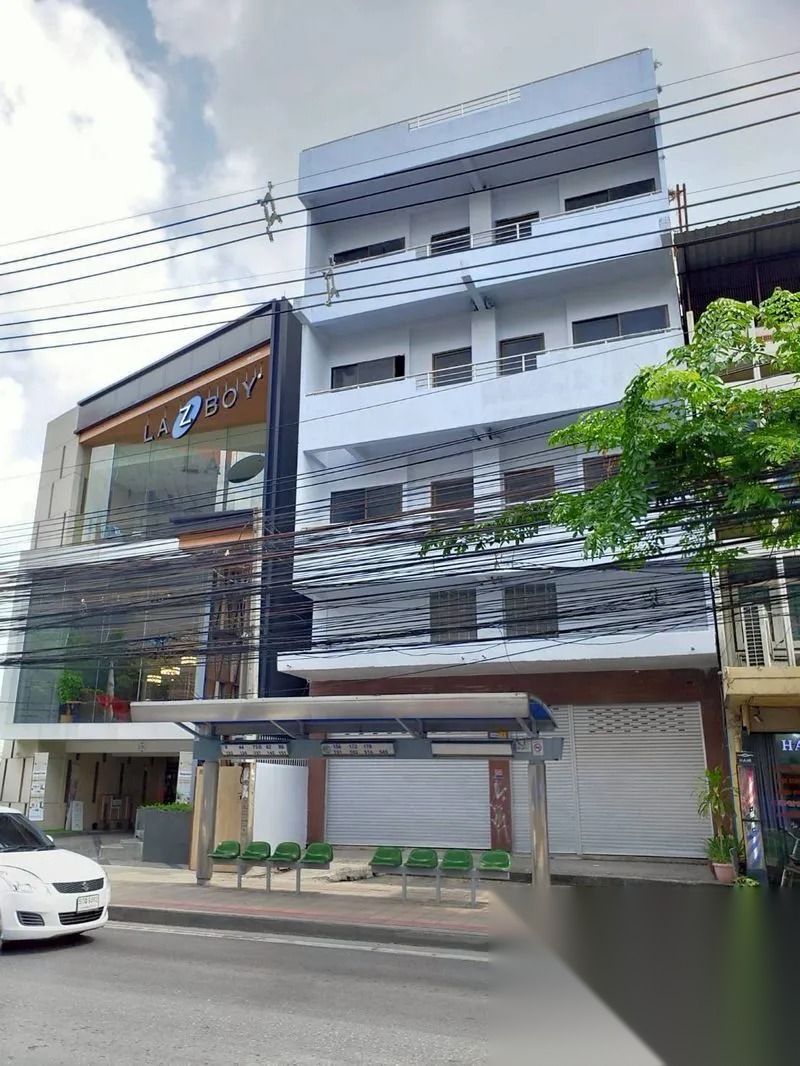 Two Commercial Buildings on Lat Phrao Road — photo 2