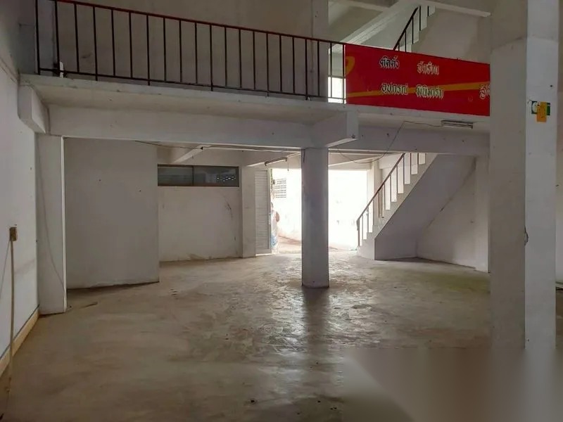 Two Commercial Buildings on Lat Phrao Road — photo 3