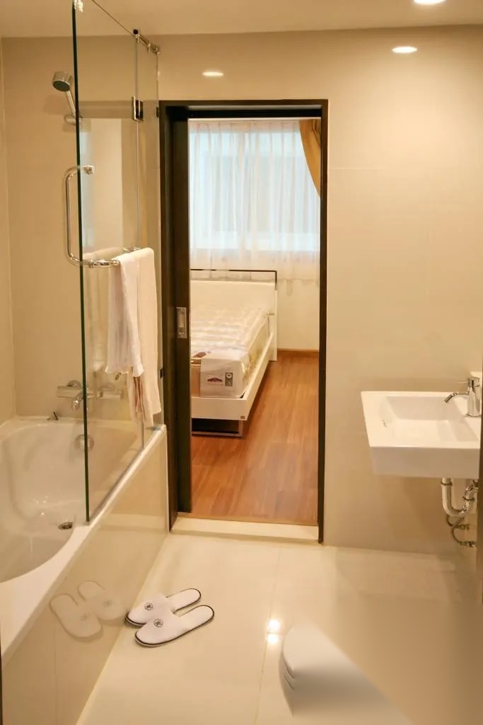 1 Bedroom Condo for sale at The Rajdamri [Leasehold] — photo 5
