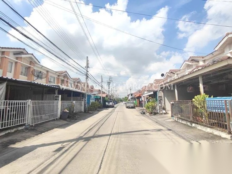 3 Bedroom Townhouse for sale at Baan Pruksa 51 — photo 2