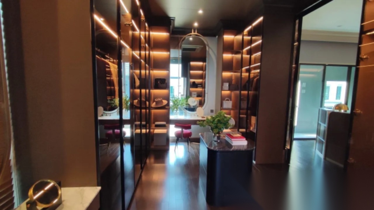 4 Bedroom House for sale at Grand Bangkok Boulevard Krungthepkritha — photo 3