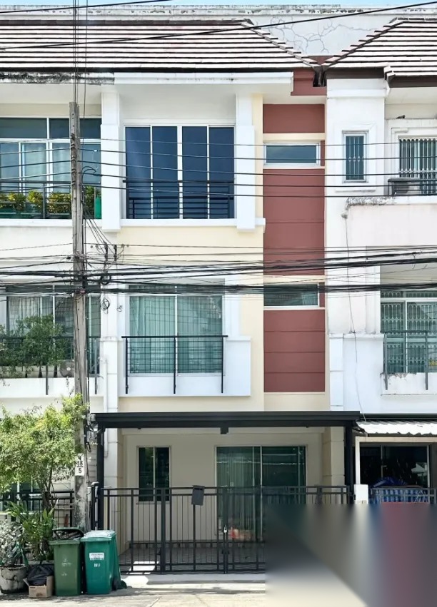 3 Bedroom Townhouse for sale at Baan Klang Muang Swiss Town — photo 1