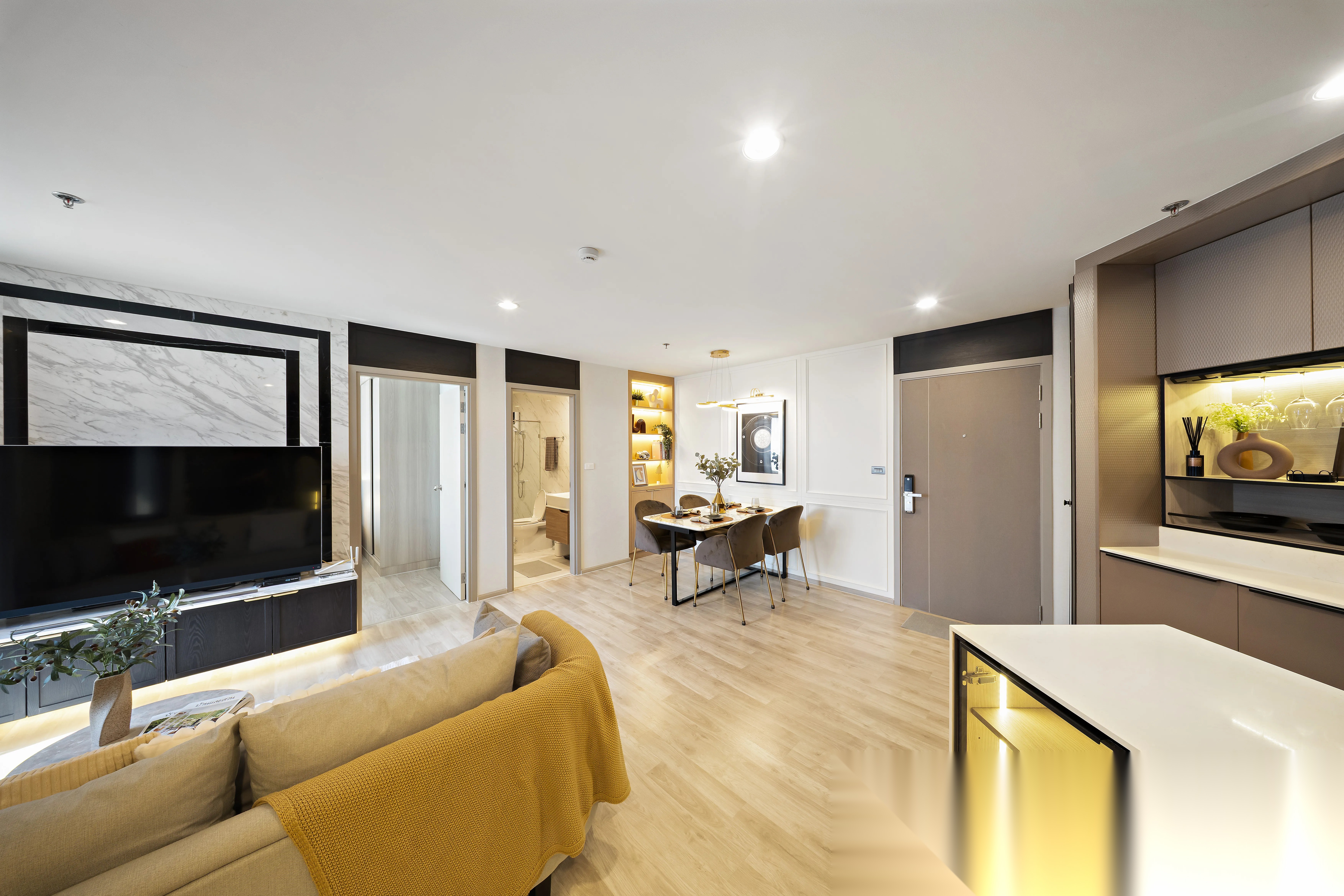 3 Bedroom Condo for sale at Ideo Mobi Sukhumvit East Point — photo 5