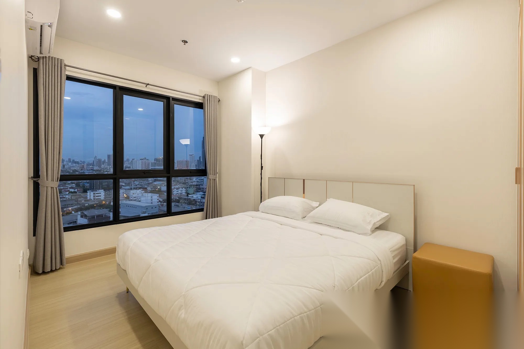 2 Bedroom Condo for sale at Supalai Loft Prajadhipok - Wongwian Yai — photo 4