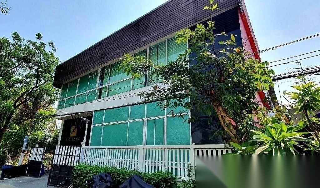 Office for sale at Sutchit Niwet — photo 1