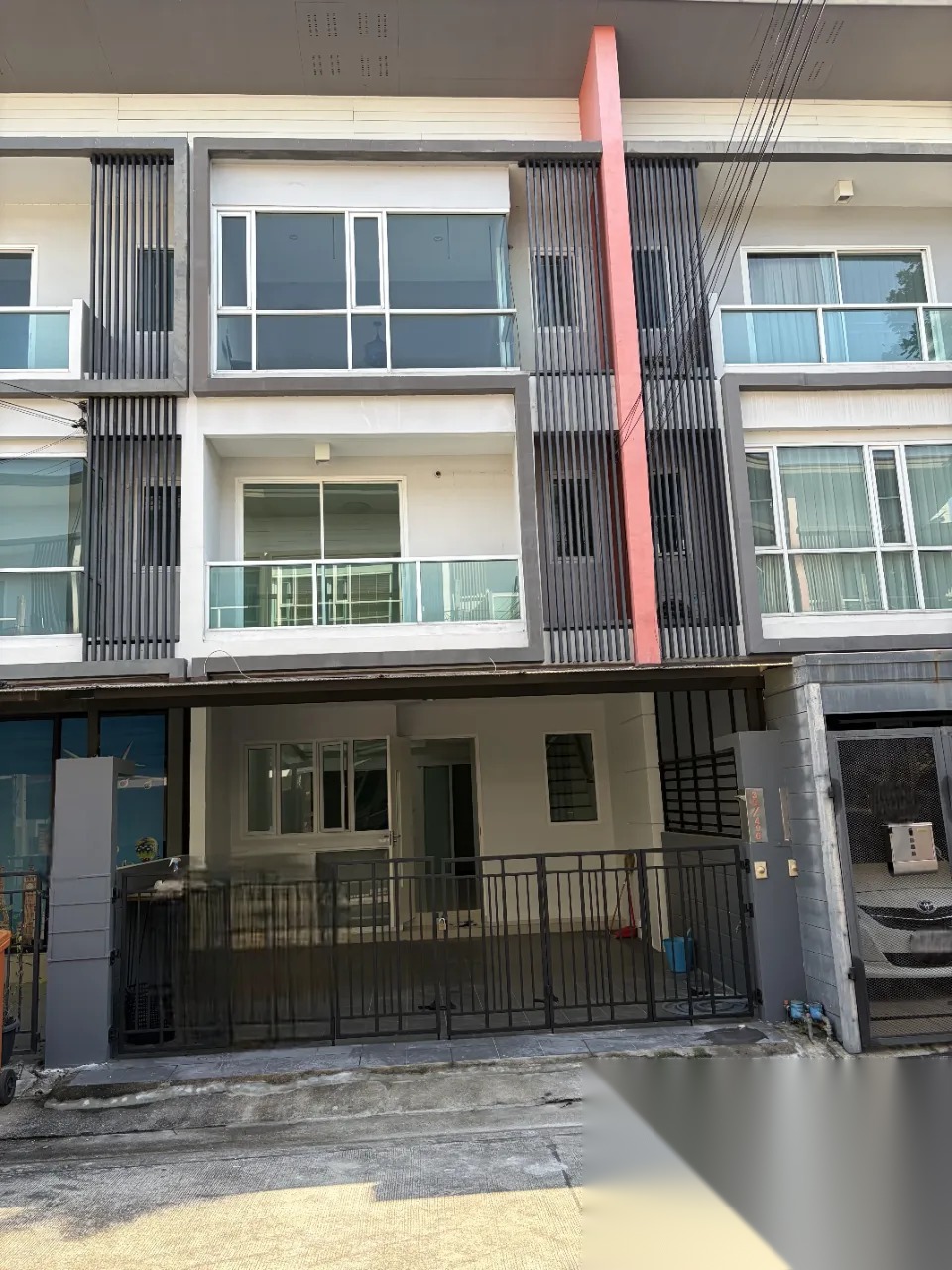 3 Bedroom Townhouse for sale at The iBox — photo 2