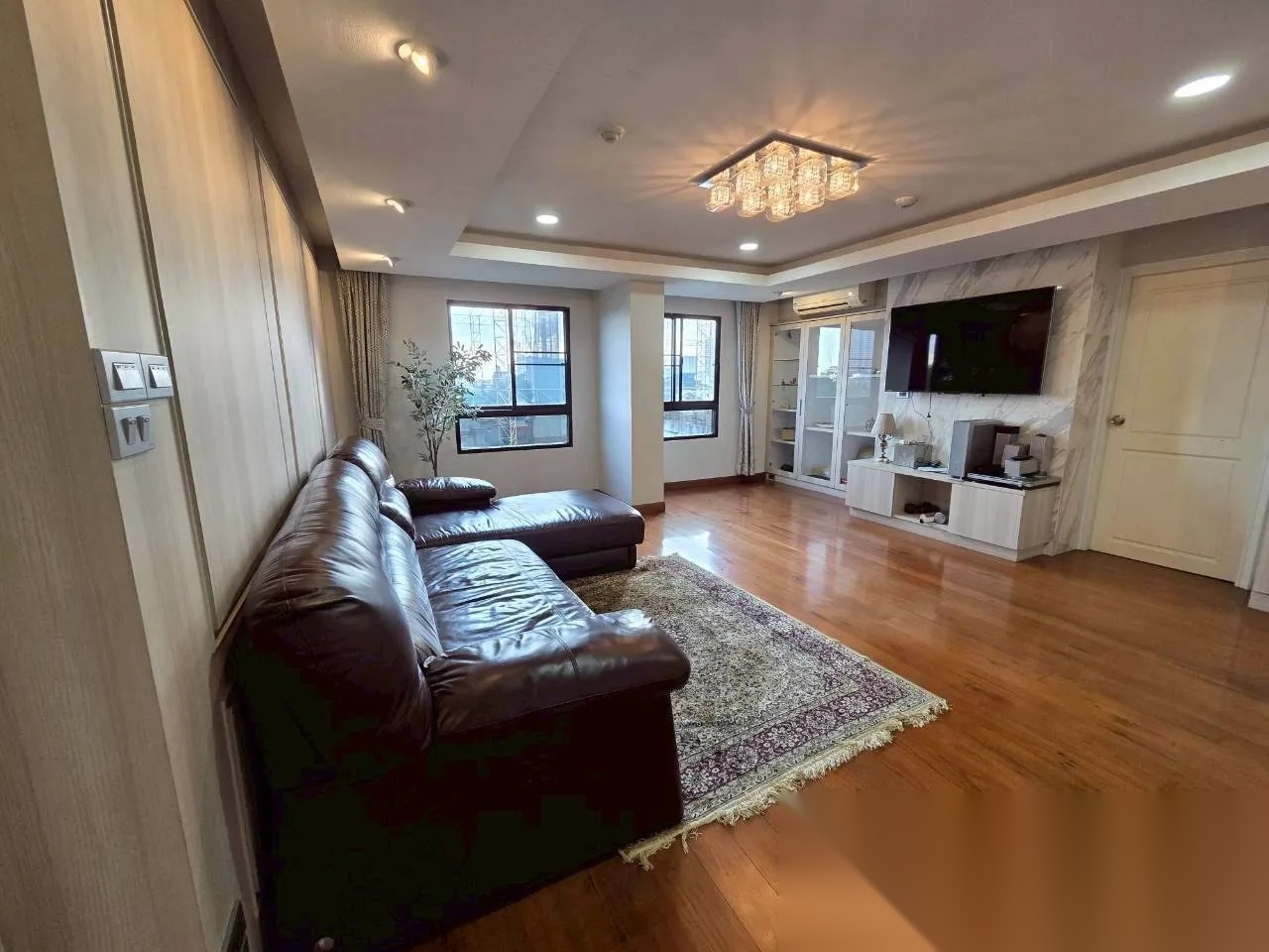 3 Bedroom Penthouse for sale at Lumpini Place Narathiwasratchanakarin — photo 2