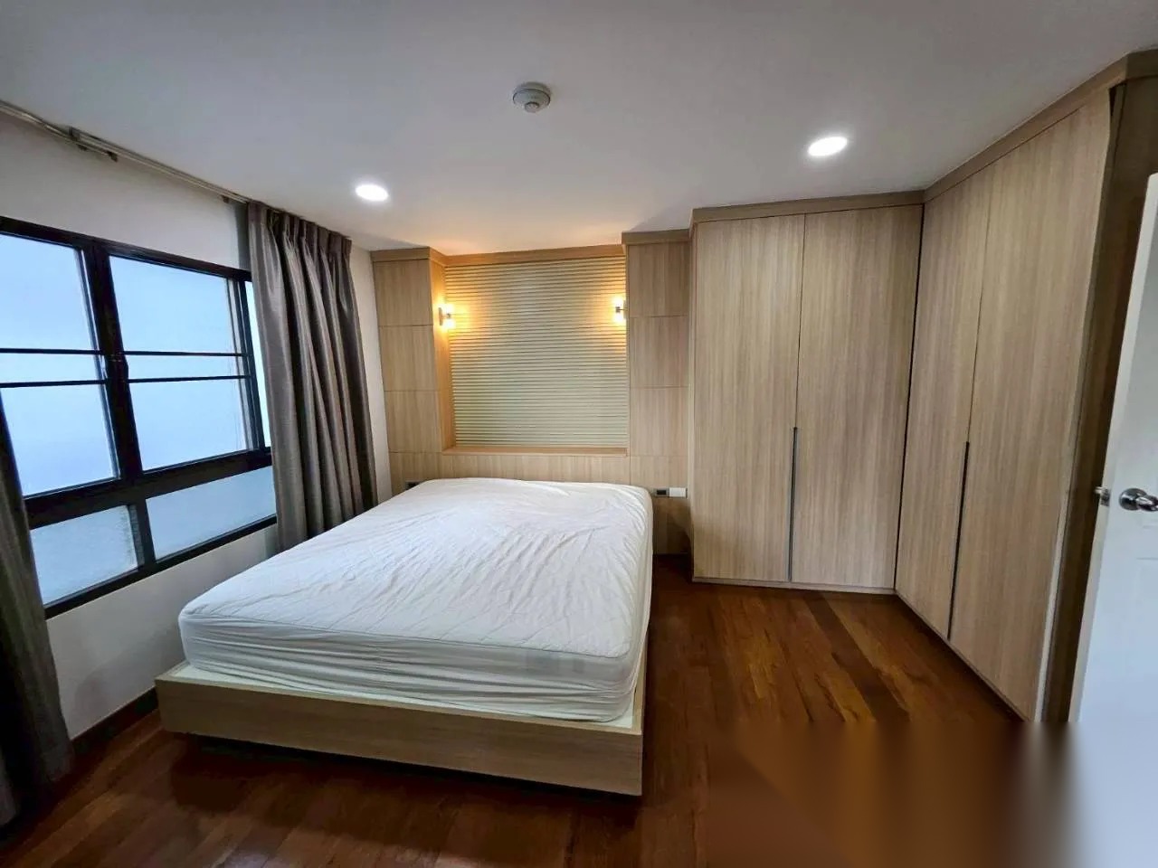 3 Bedroom Penthouse for sale at Lumpini Place Narathiwasratchanakarin — photo 5