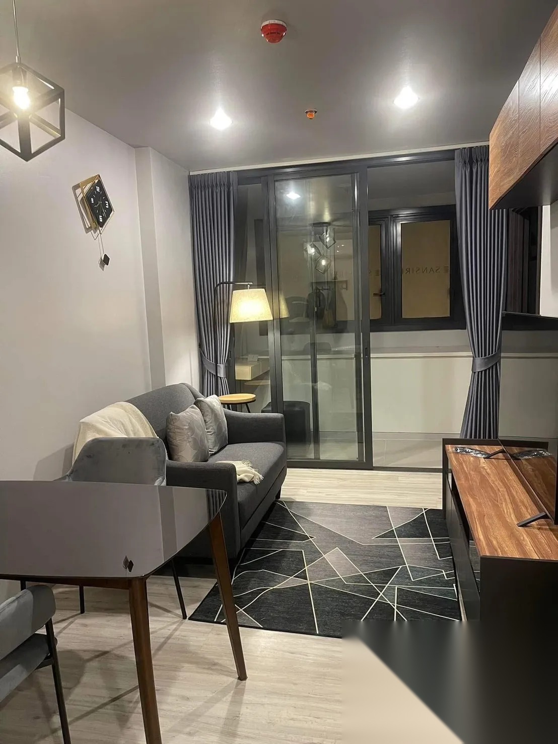 1 Bedroom Condo for sale at XT Huaikhwang — photo 2