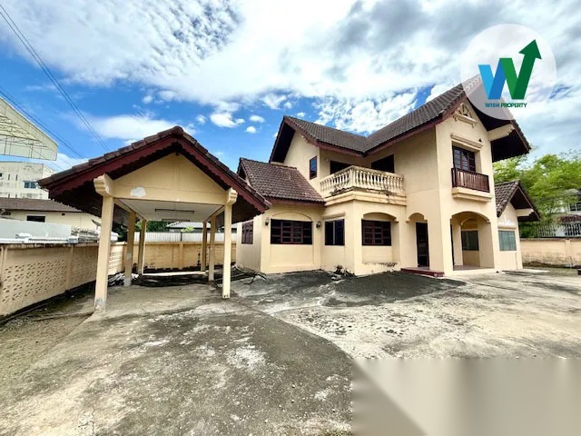 Single house for sale in Sukhumvit, Mitraphap, Onnut 46. Corner unit, road frontage. — photo 3