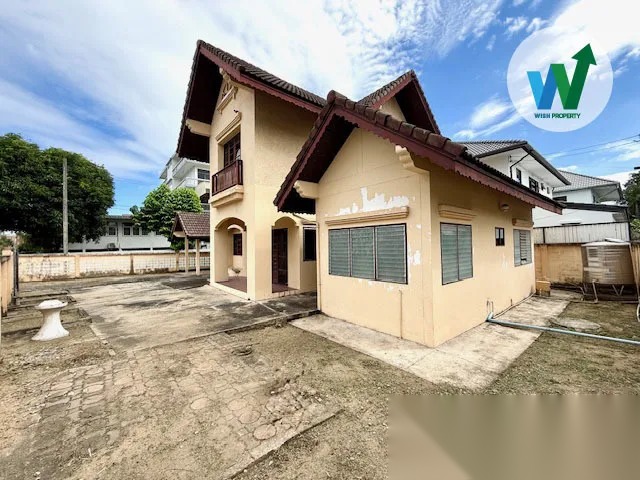 Single house for sale in Sukhumvit, Mitraphap, Onnut 46. Corner unit, road frontage. — photo 5