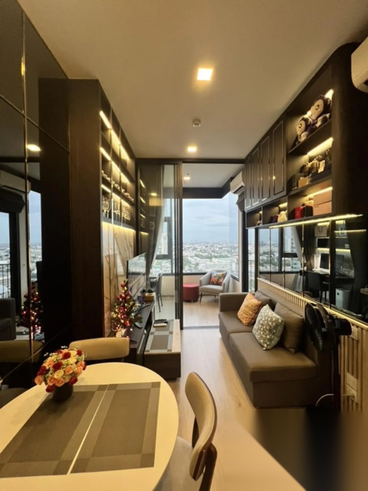 1 Bedroom Condo for sale at Centric Ratchayothin — photo 1