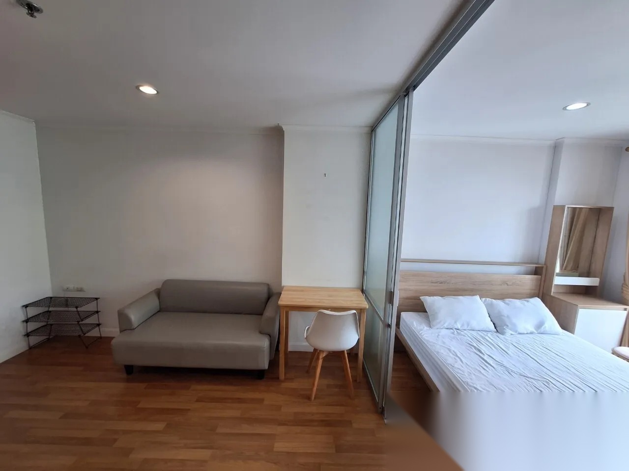 1 Bedroom Condo for sale at Lumpini Place Ramintra-Laksi — photo 1