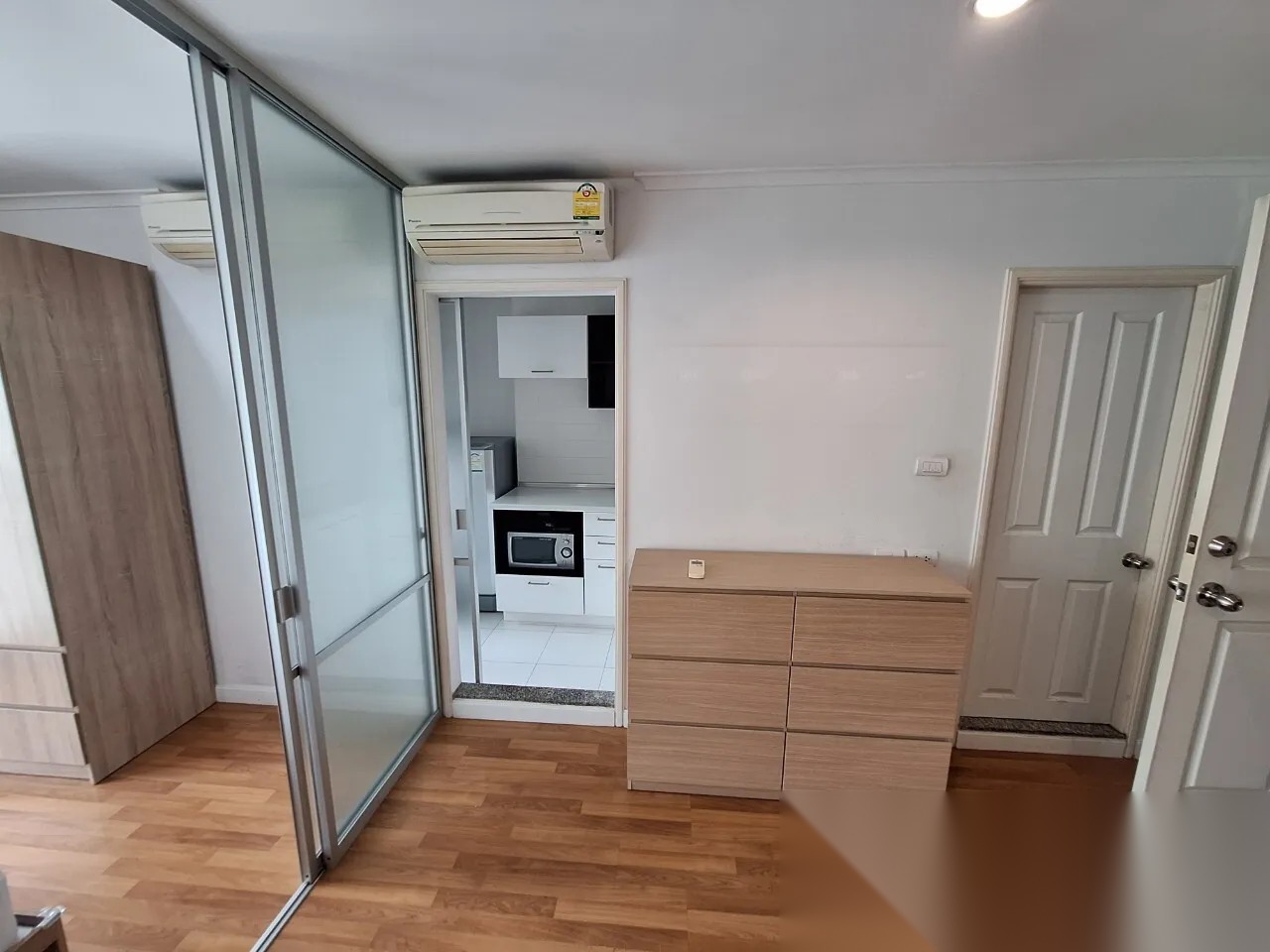 1 Bedroom Condo for sale at Lumpini Place Ramintra-Laksi — photo 3