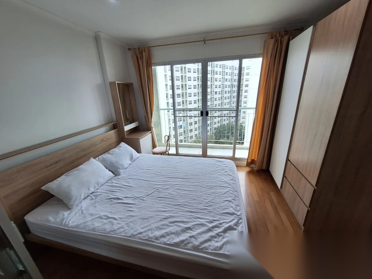 1 Bedroom Condo for sale at Lumpini Place Ramintra-Laksi — photo 5