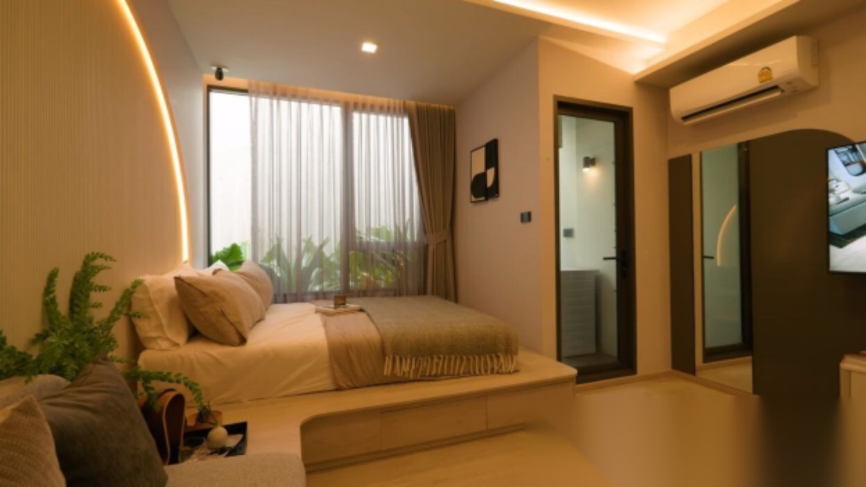 Studio Condo for sale at Reference Sathorn - Wongwianyai — photo 1