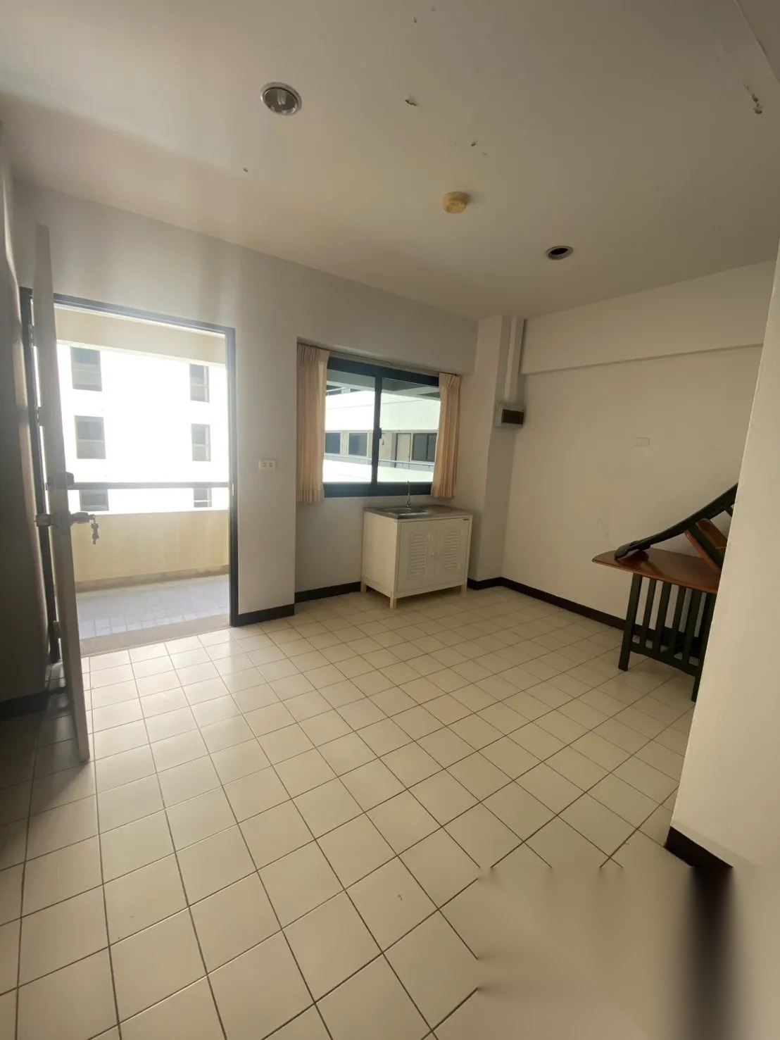 1 Bedroom Condo for sale at Baan Yuppayong — photo 3