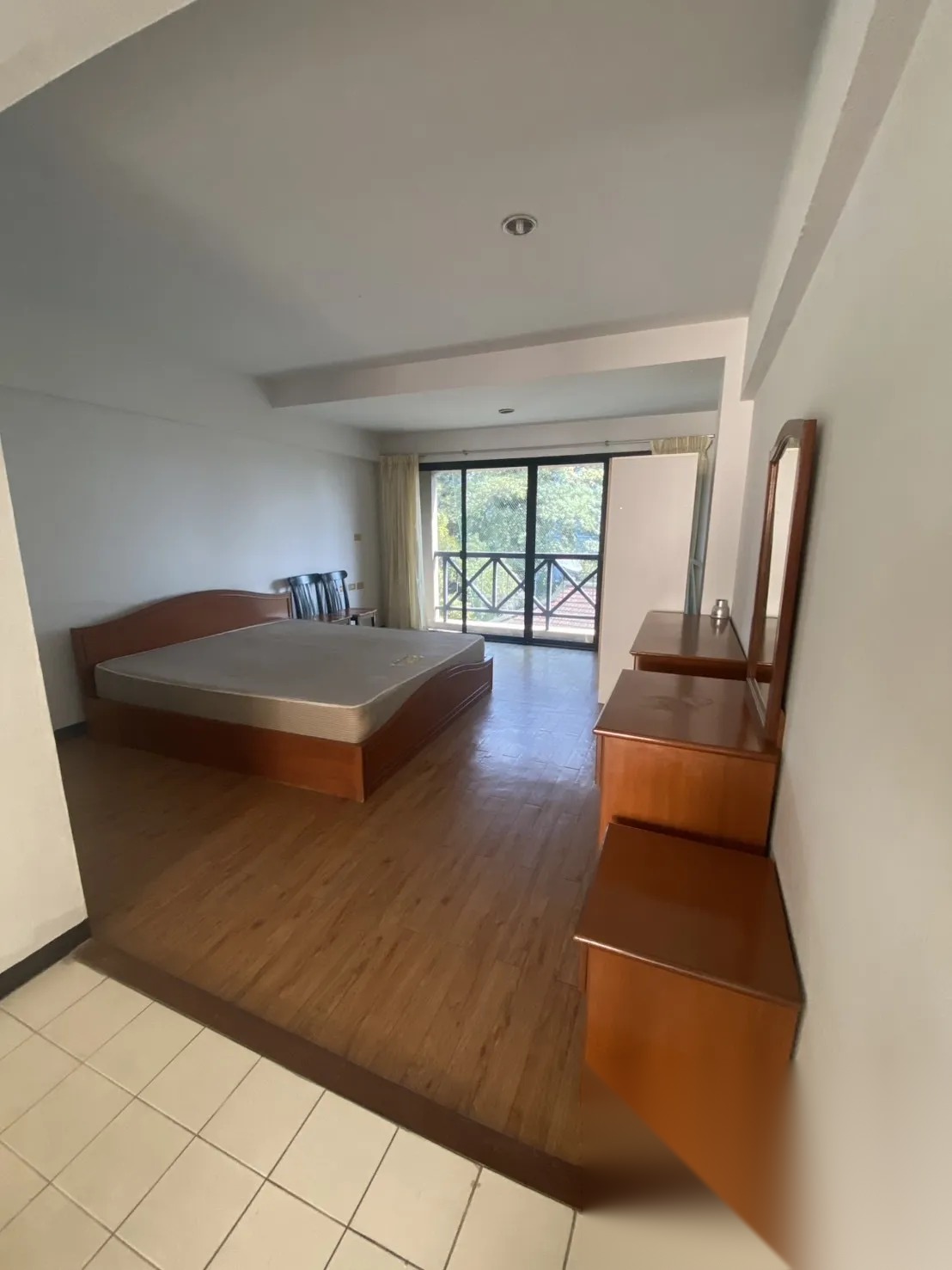 1 Bedroom Condo for sale at Baan Yuppayong — photo 4
