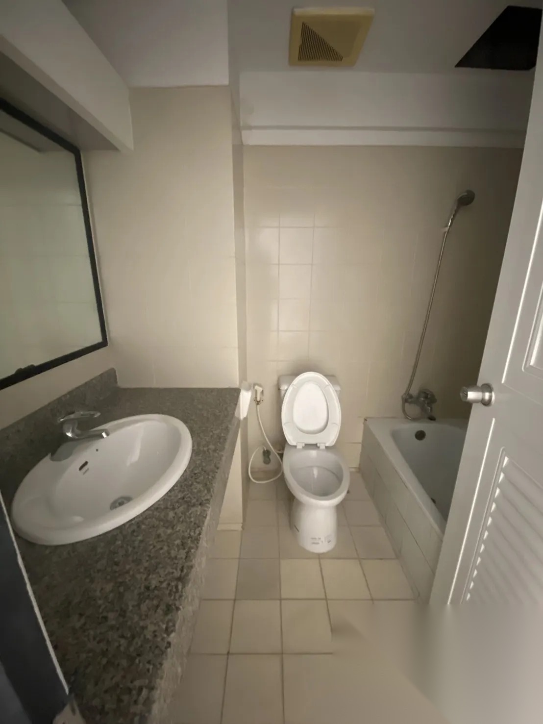 1 Bedroom Condo for sale at Baan Yuppayong — photo 5