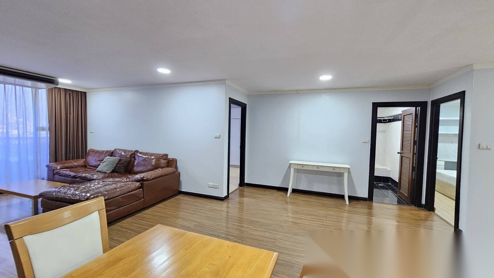 2 Bedroom Condo for sale at Supalai Place — photo 3
