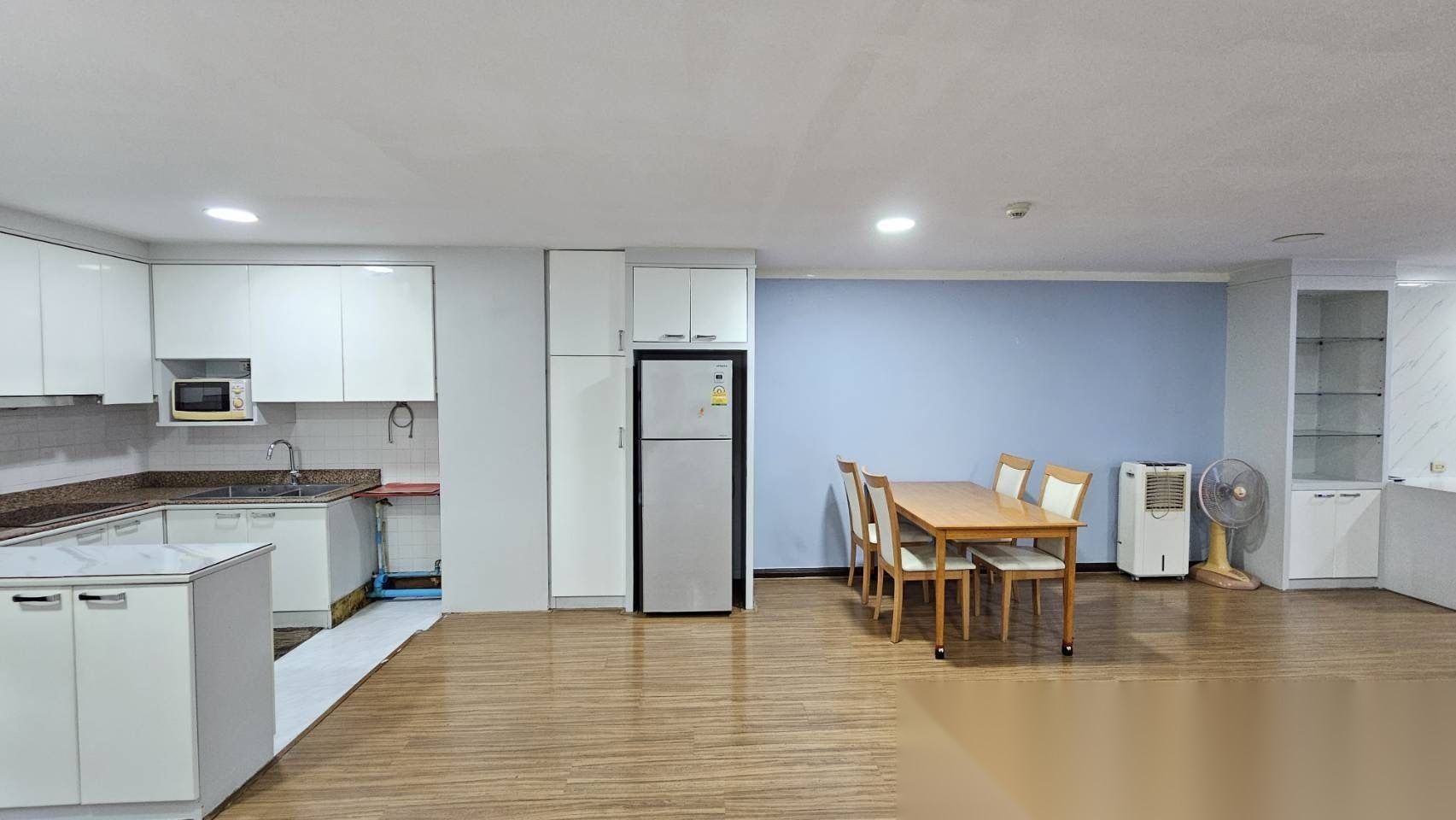 2 Bedroom Condo for sale at Supalai Place — photo 4