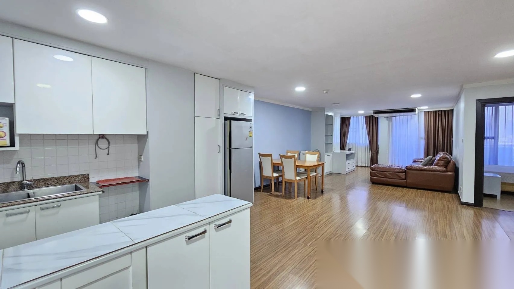 2 Bedroom Condo for sale at Supalai Place — photo 5