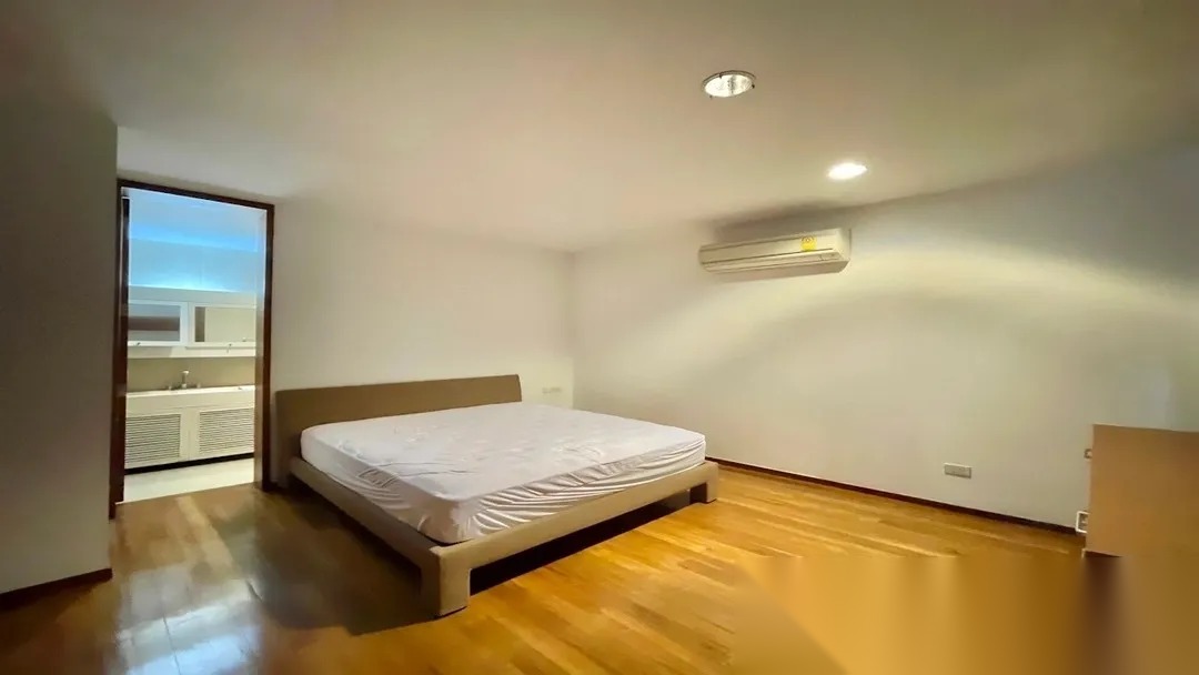 Rare City-Center House with Land | 600 sqm | 5BR — photo 5