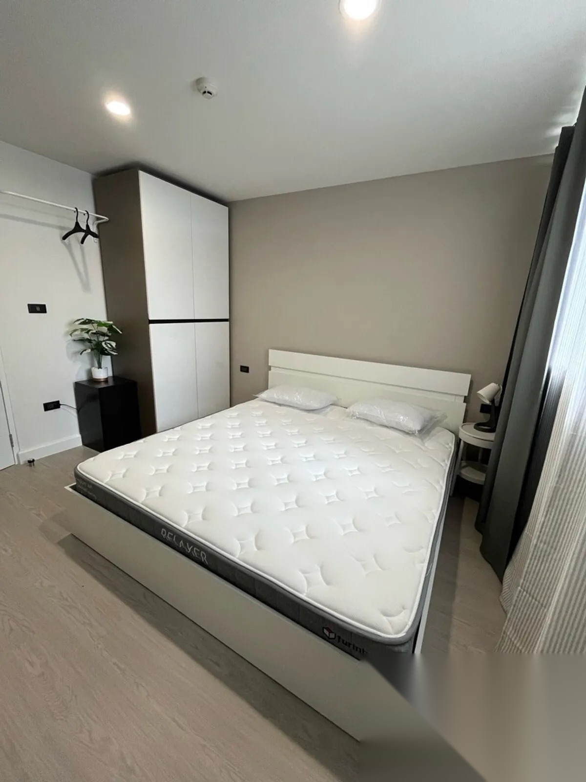 2 Bedroom Condo for sale at Tai Ping Towers — photo 2
