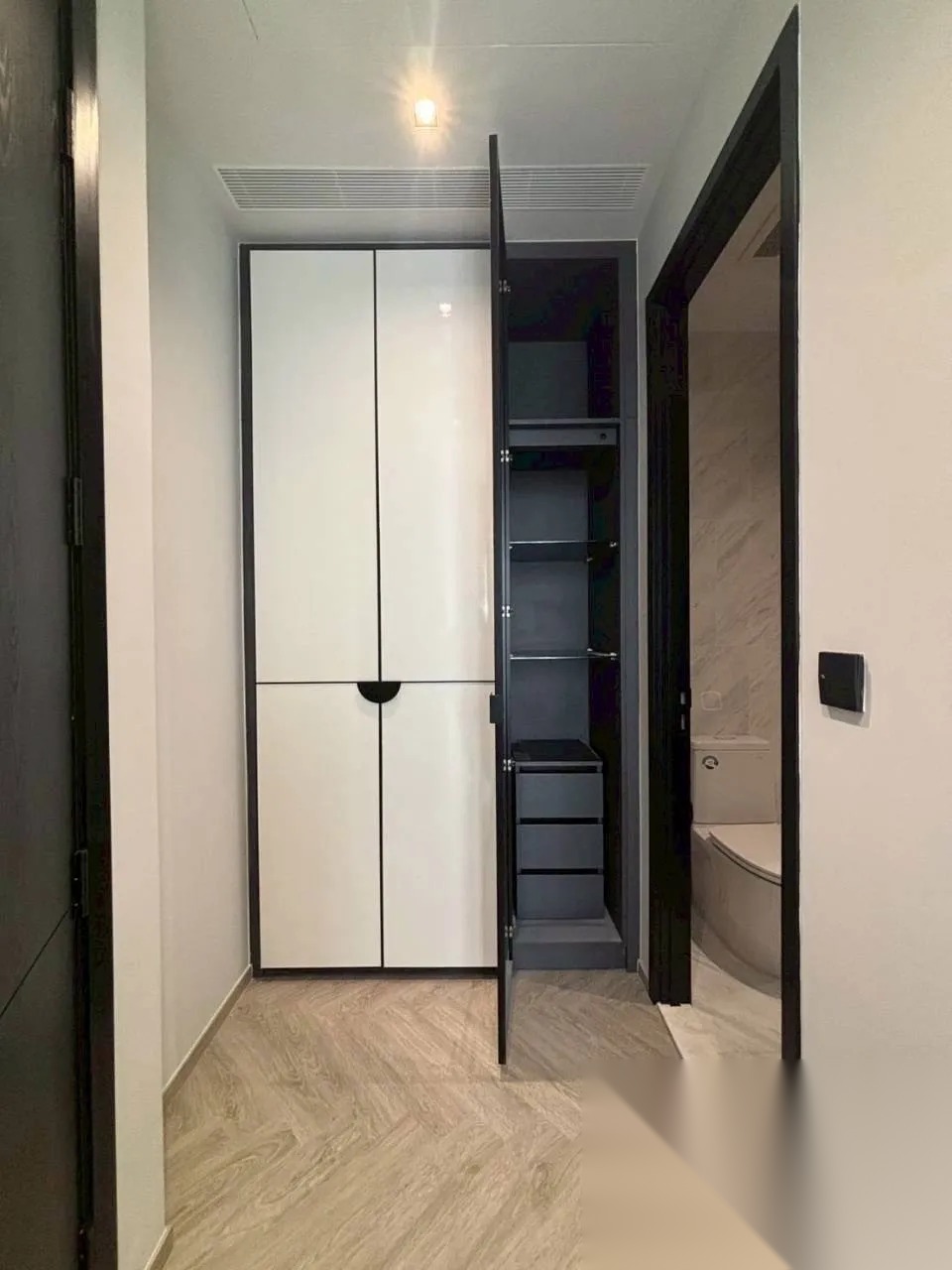 1 Bedroom Condo for sale at Chapter Charoennakorn-Riverside — photo 5